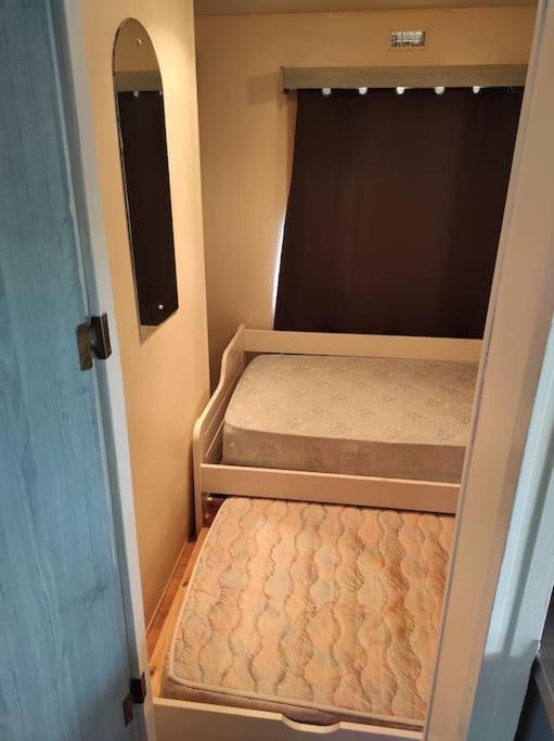 Mobil-Home Dans Un Beau Cadre A 15 Km Des Plages. Lunel  Eksteriør billede